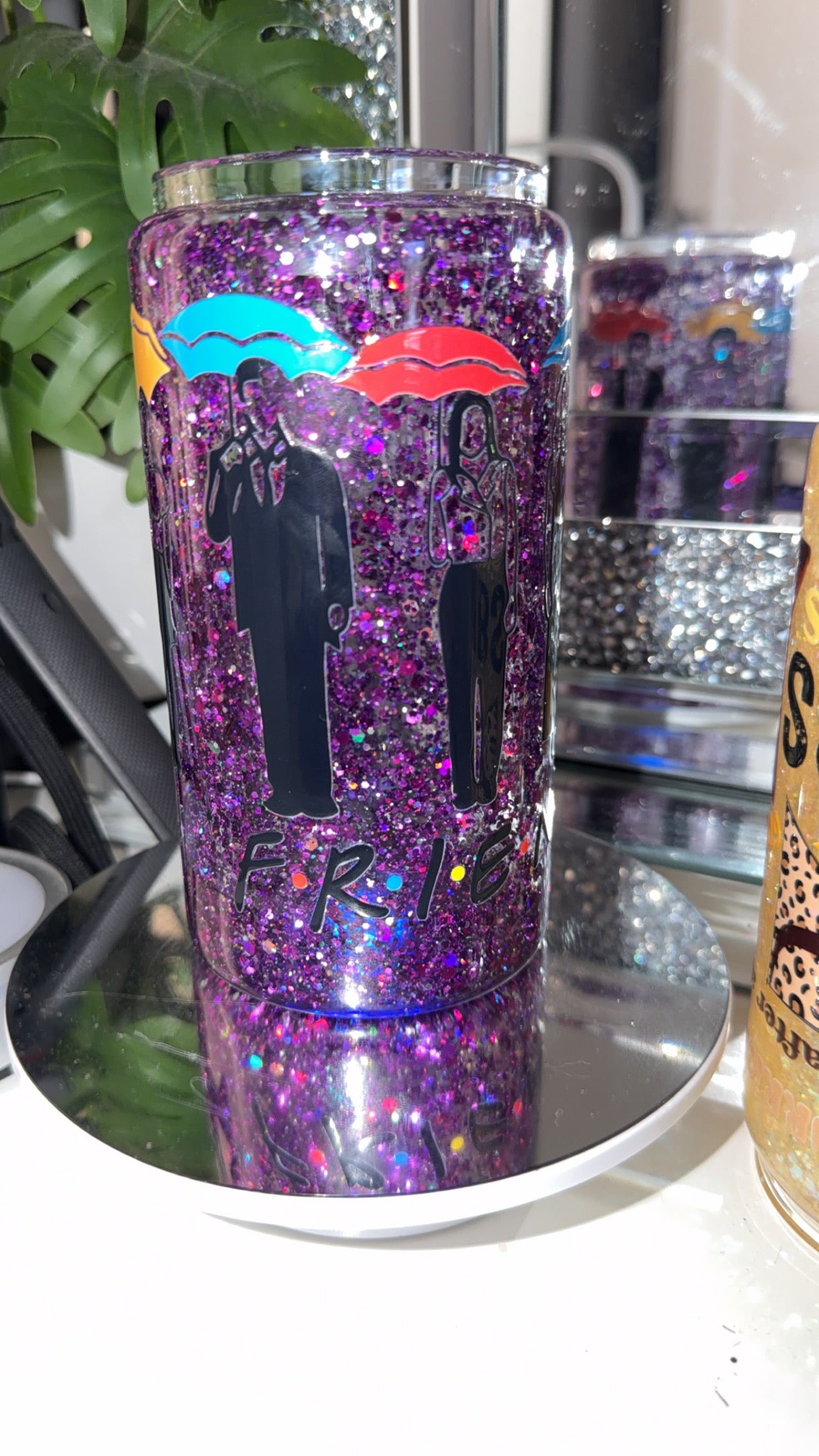 RTS 🚚 16oz Glass Tumblers 🖤🩷