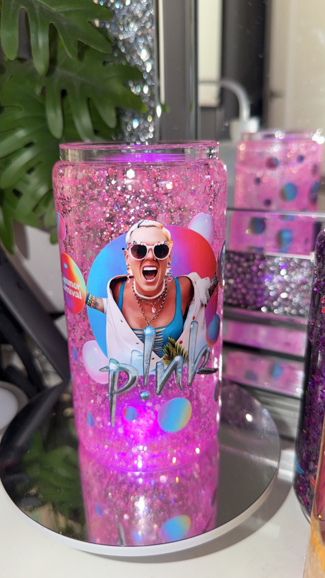 RTS 🚚 16oz Glass Tumblers 🖤🩷